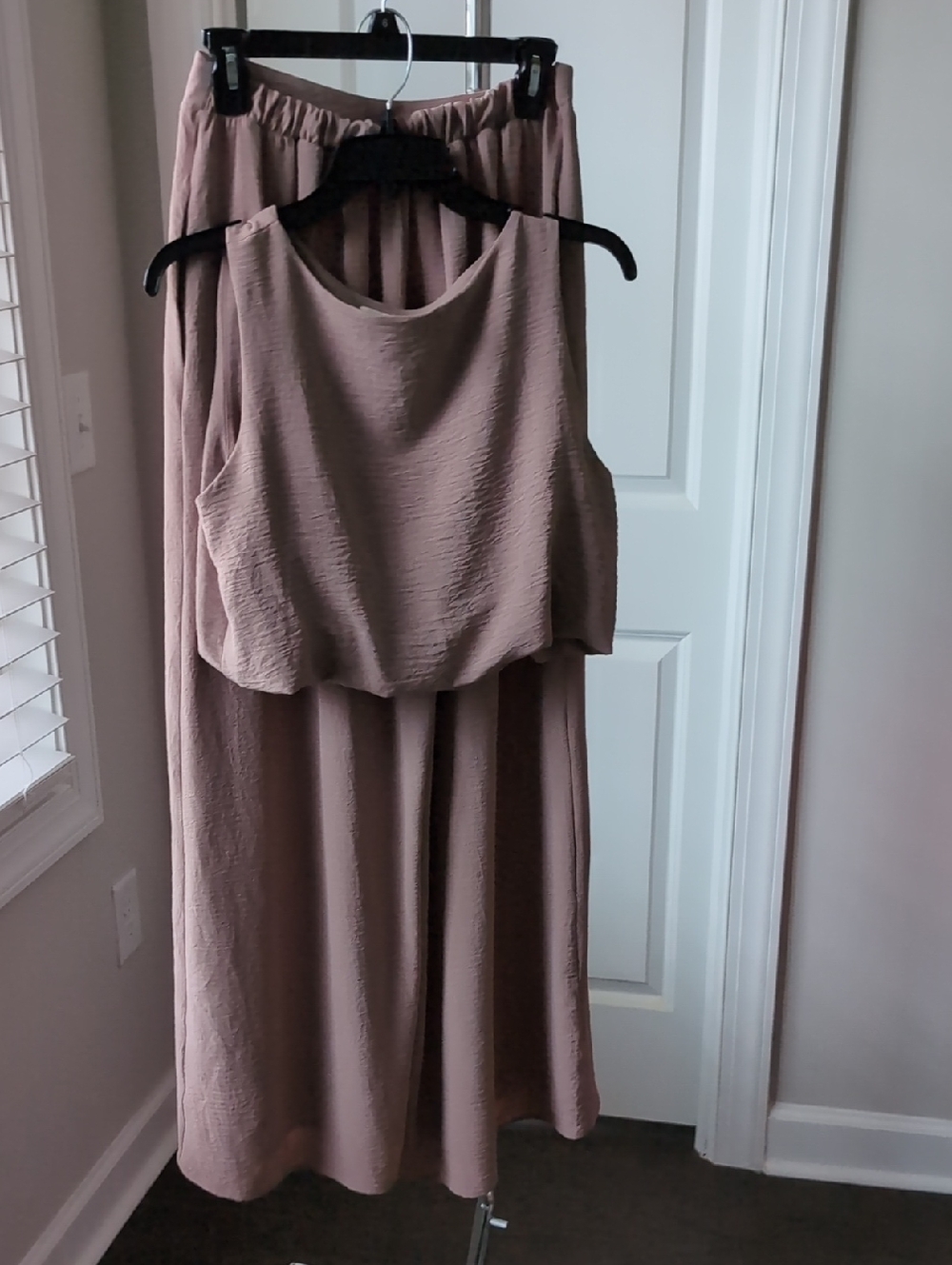 Two Piece Taupe Eesome Bubble Sleeveless Blouse And Pants Size Small